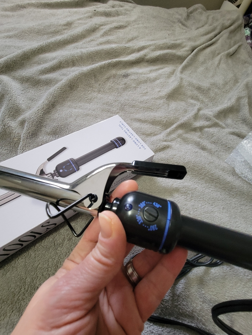 Hot Tools Titanium Curling Iron - Silver and Black 3/4in - Picture 2 of 7